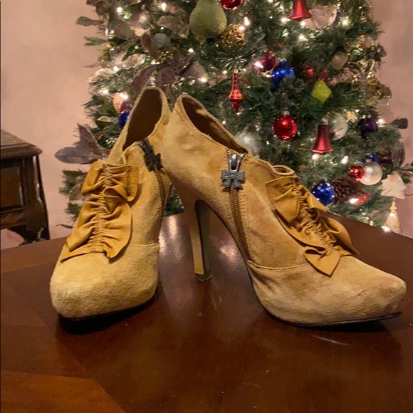 Ankle Boots - Picture 2 of 2